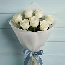 Букет 7 Белых роз Эдлесс Лав в Городце