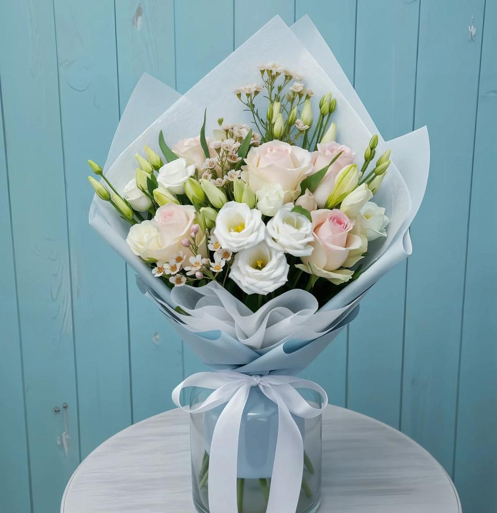 Букет цветов из: Розы и Лизиантусы в Городце