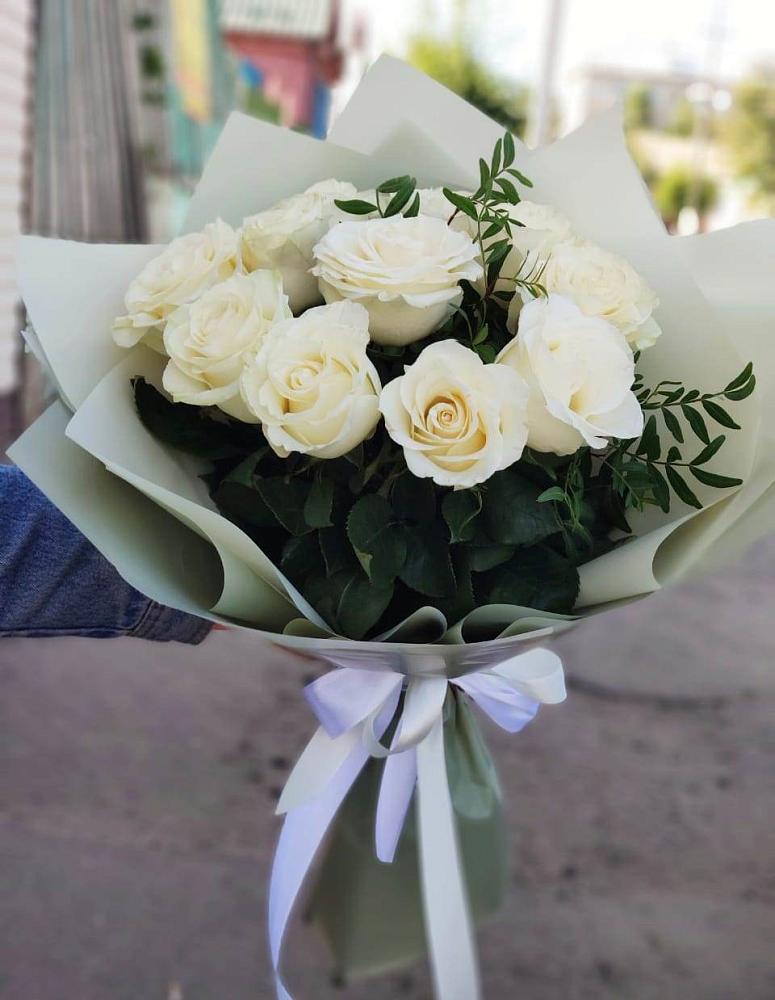 Букет Белые розы Проуд в Городце