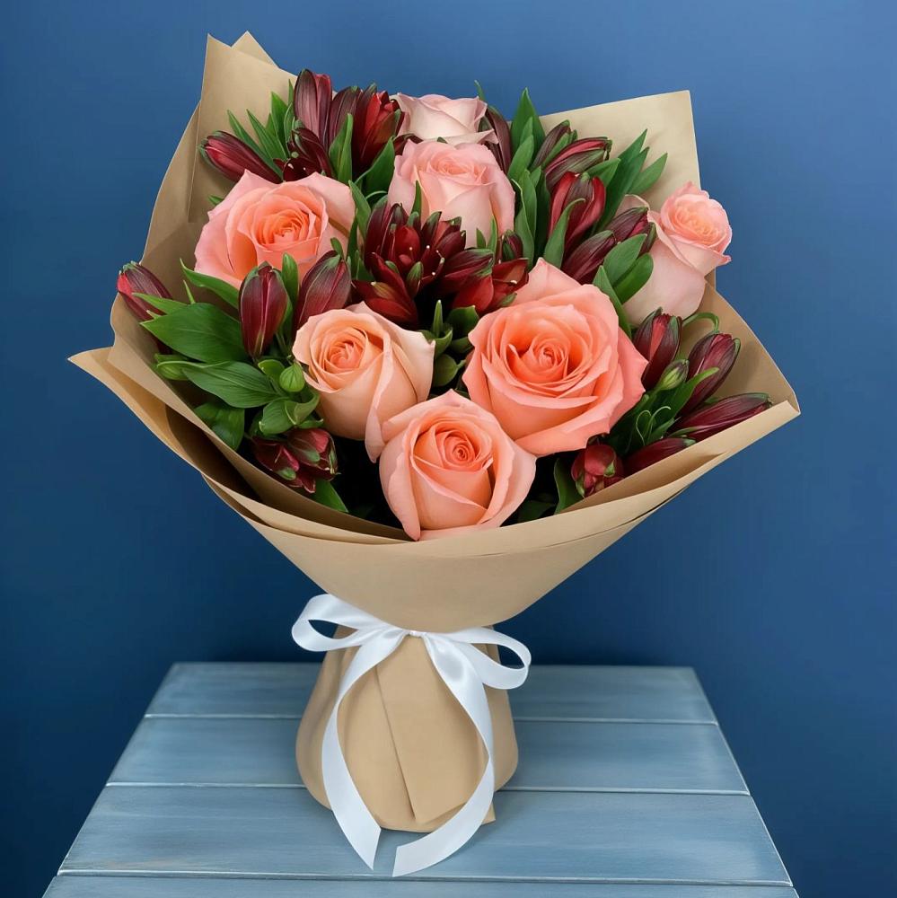 Букет цветов из: Розы и Альстромерии в Городце