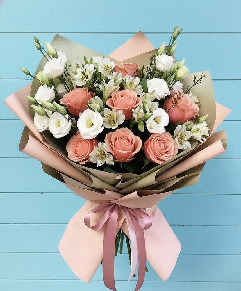 Букет цветов из: Розы, Альстромерии и Лизиантусы в Городце