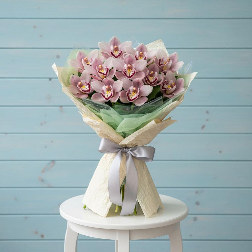 Букет цветов из: Орхидеи и Розы в Городце