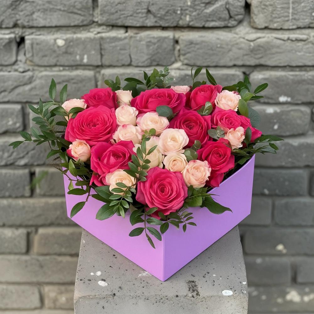 Цветочная композиция из Розы в коробке в Городце