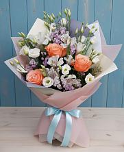 Букет цветов из:  Лизиантусы, Розы, Альстромерии и Гипсофила в Городце