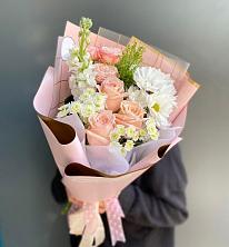 Букет цветов из:  Хризантемы и Розы в Городце