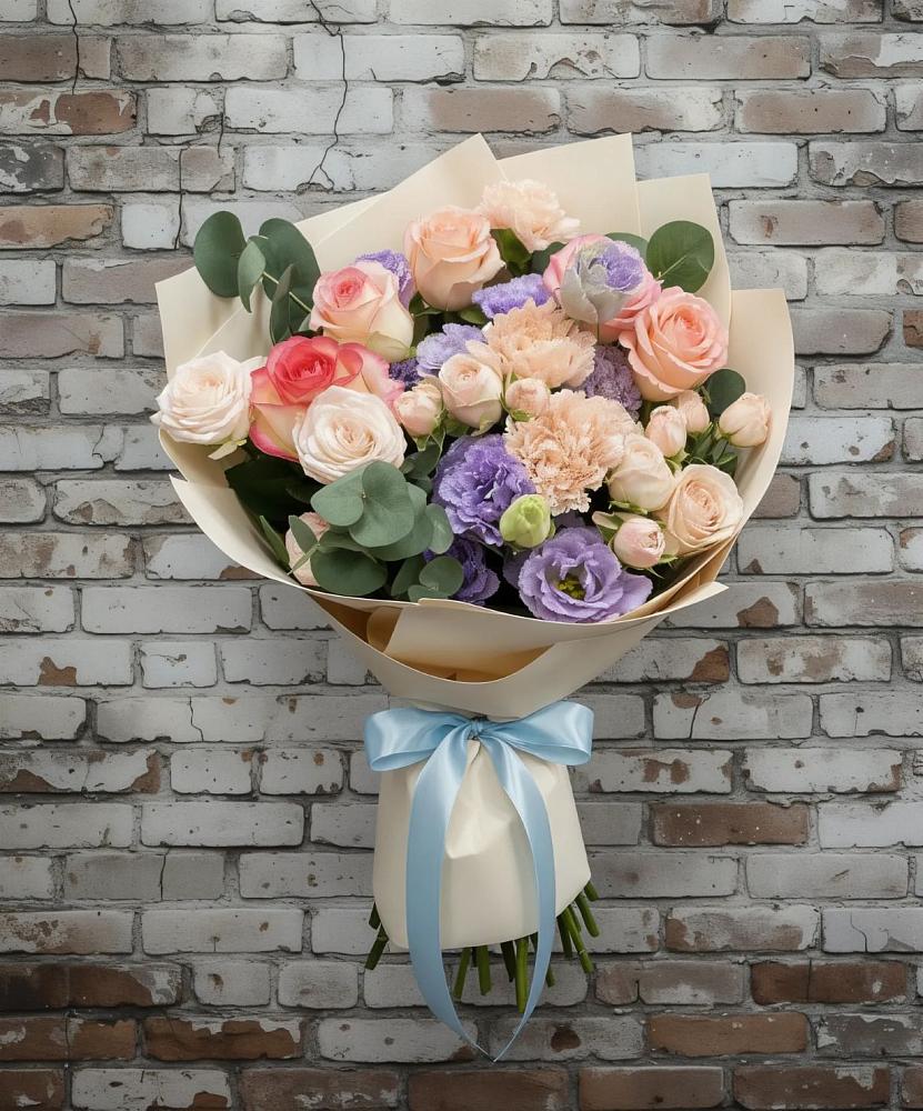 Букет цветов из: Розы, Лизиантусы и Гвоздики в Городце