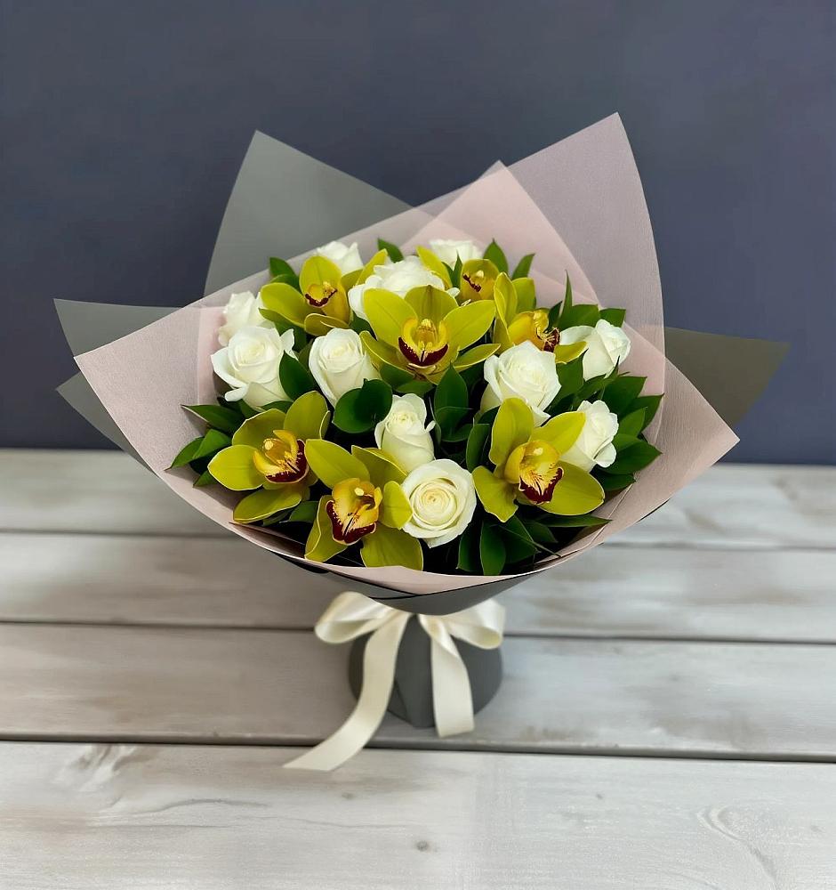 Букет цветов из: Орхидеи и Розы в Городце