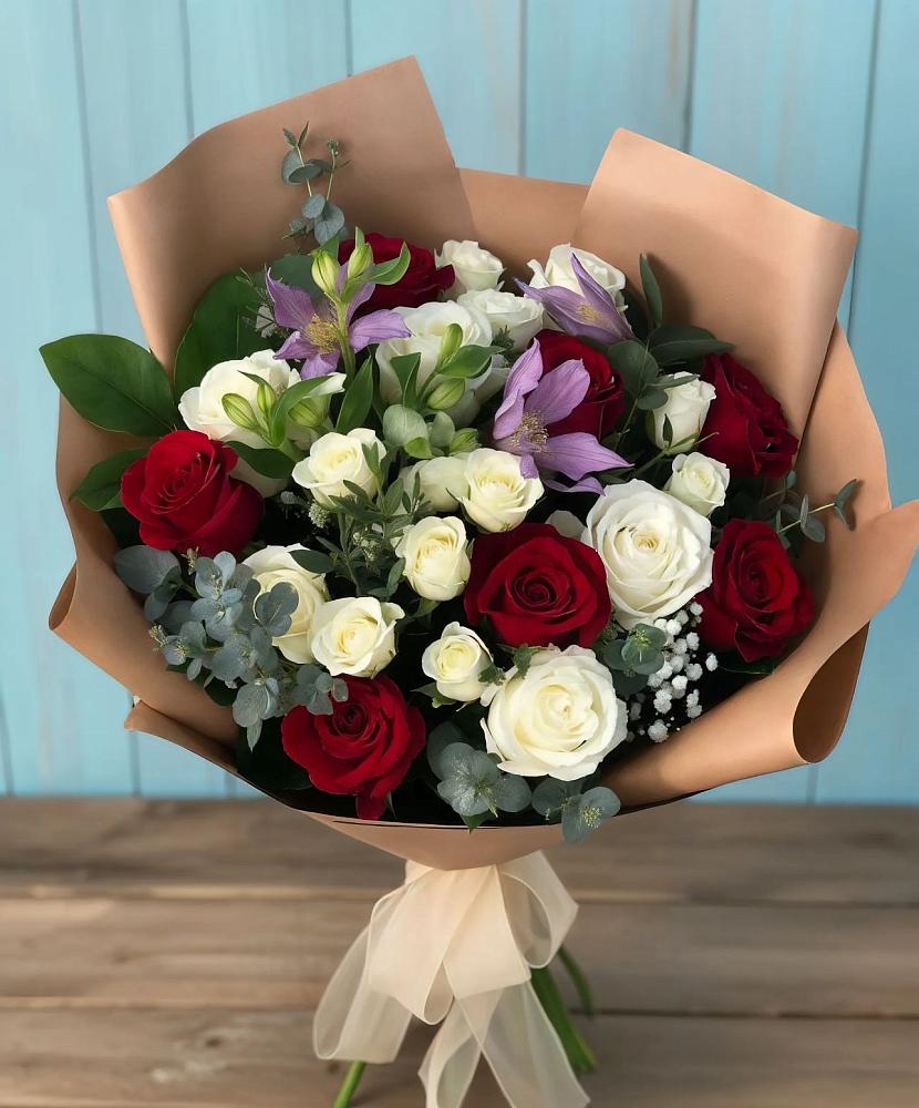 Букет цветов из: Розы и Альстромерии в Городце